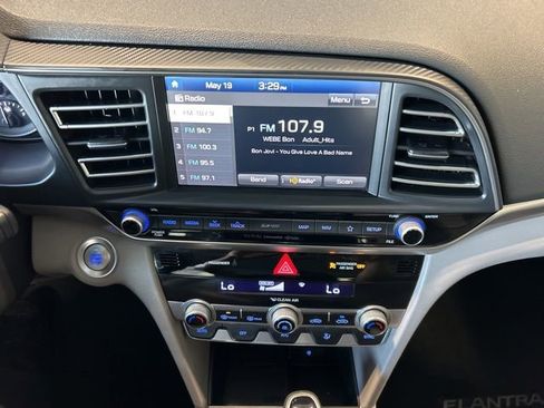 Used 2020 Hyundai Elantra Limited w/ Ultimate Package 03 FWD image 4
