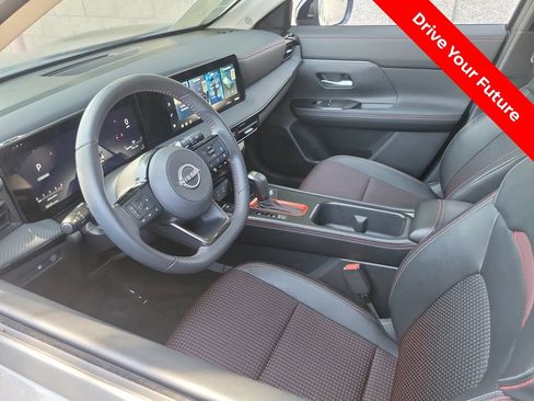 Certified 2026 Nissan Kicks SR FWD image 3