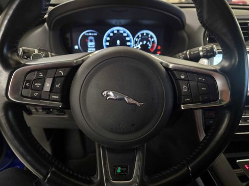Used 2018 Jaguar F-PACE R-Sport image 26