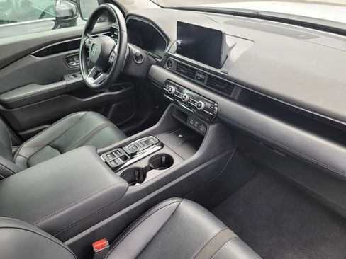 Used 2025 Honda Pilot EX-L image 5