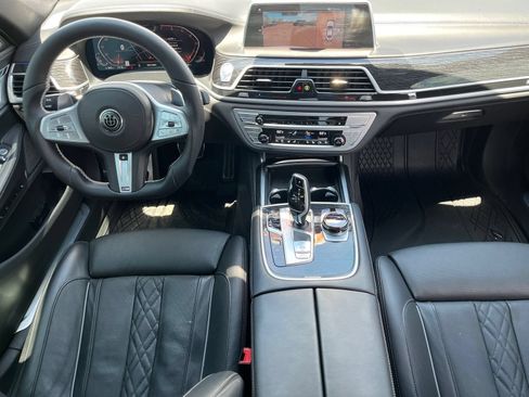Used 2021 BMW 750i xDrive w/ Executive Package AWD/4WD image 12