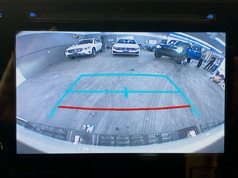 Used 2018 Toyota Tacoma TRD Sport image 10