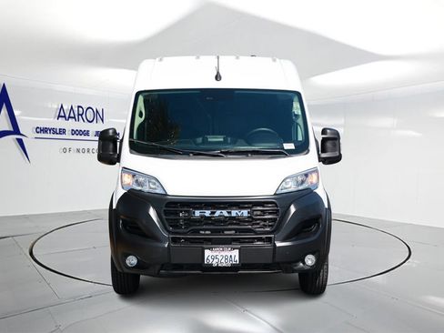 Used 2025 RAM ProMaster 2500 w/ Convenience Group FWD image 4