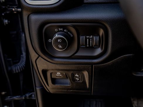 Used 2025 RAM 1500 Big Horn AWD/4WD image 22