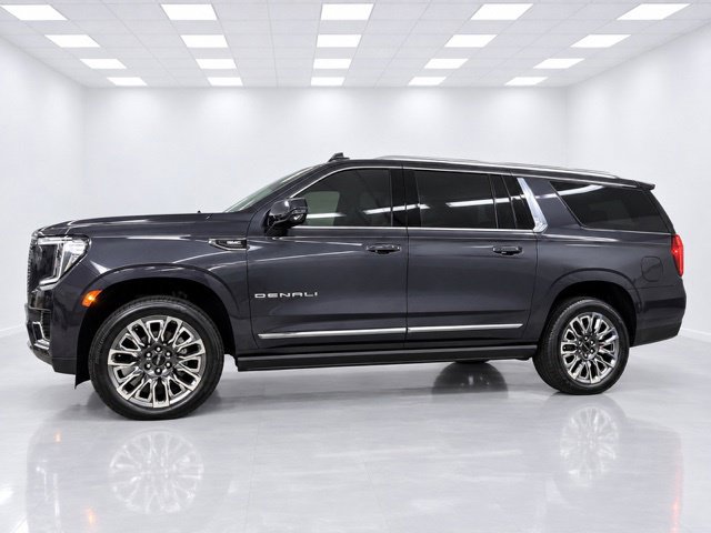 Used 2024 GMC Yukon XL Denali Ultimate AWD/4WD image 7