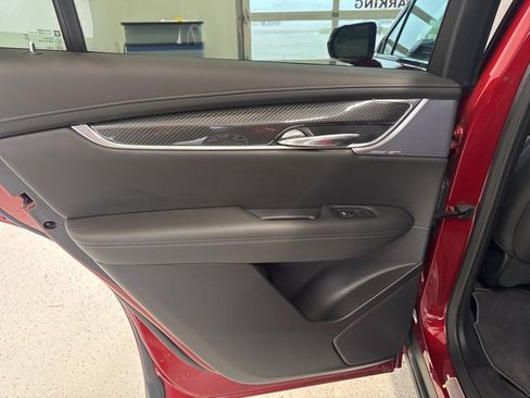 Used 2024 Cadillac XT6 Sport image 52