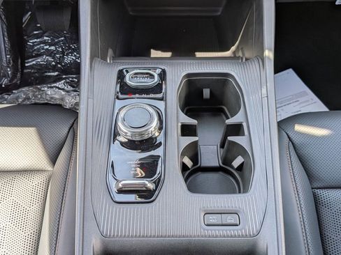 New 2026 Jeep Cherokee Overland w/ Advanced Pro Tech Group AWD/4WD image 21