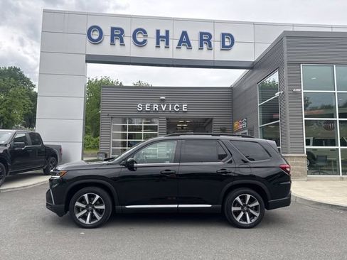 Used 2023 Honda Pilot Touring image 2