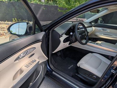 Used 2023 Genesis GV70 2.5T w/ Select Package AWD/4WD image 23