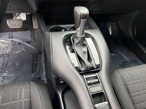 Used 2025 Honda HR-V LX image 17