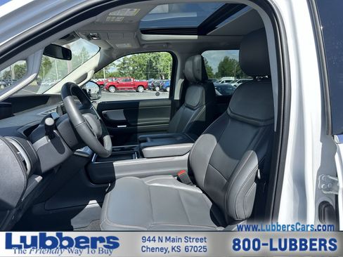 Used 2025 Ford Expedition Active AWD/4WD image 10