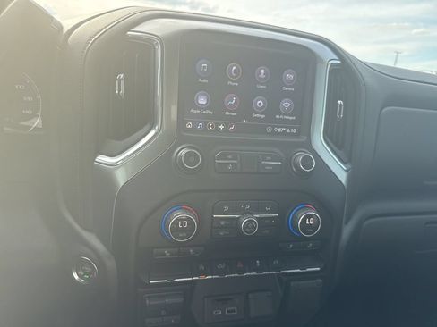Used 2020 Chevrolet Silverado 1500 LTZ AWD/4WD image 19