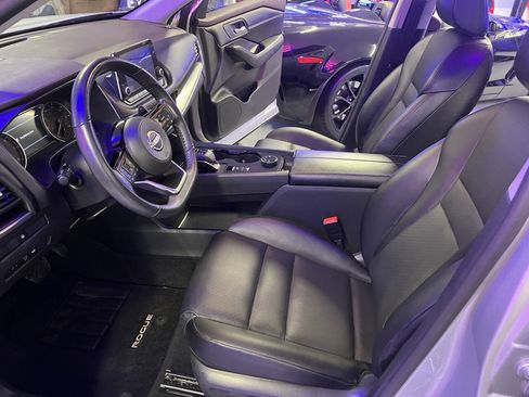 Used 2023 Nissan Rogue SV w/ SV Premium B Package image 14