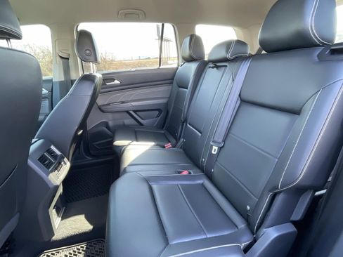 Used 2023 Volkswagen Atlas SE image 12