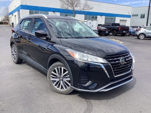 Used 2021 Nissan Kicks SV image 7