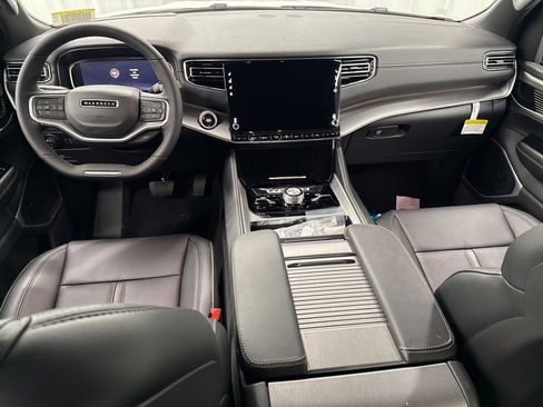 Used 2025 Jeep Wagoneer Series II w/ Convenience Group I image 15