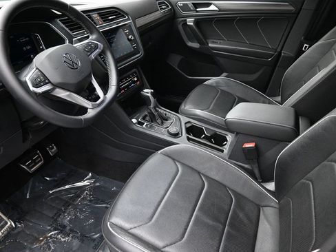 Used 2023 Volkswagen Tiguan SEL R-Line AWD/4WD image 16