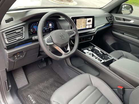 New 2026 Volkswagen Atlas Cross Sport SEL AWD/4WD image 17