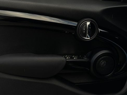 Used 2021 MINI Cooper S w/ Premium Package image 41