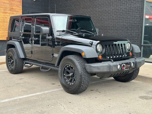 Used 2012 Jeep Wrangler Unlimited Sport w/ Connectivity Group image 6