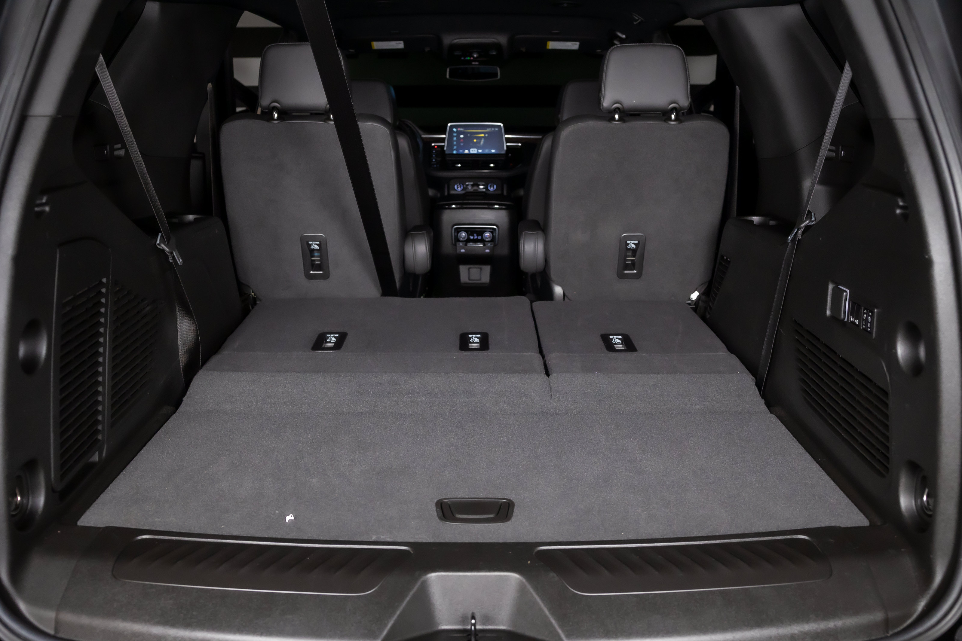 Used 2022 Chevrolet Tahoe LT w/ Luxury Package RWD image 39