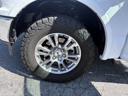 Used 2018 Ford F150 Lariat w/ FX4 Off-Road Package AWD/4WD image 18