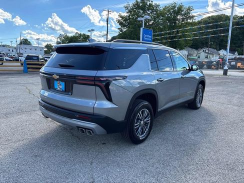 Used 2026 Chevrolet Traverse LT AWD/4WD image 5