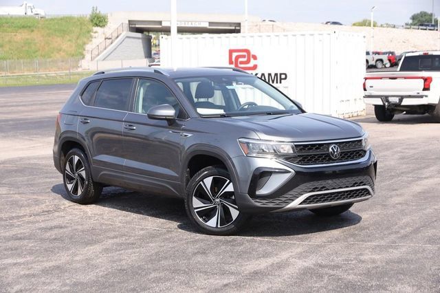 Certified 2023 Volkswagen Taos SE AWD/4WD image 2