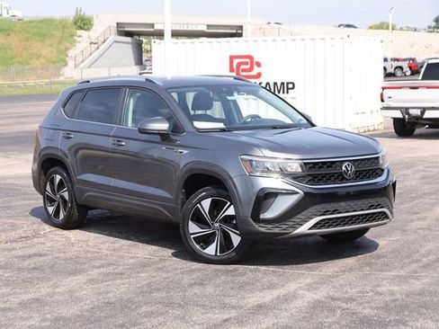 Certified 2023 Volkswagen Taos SE AWD/4WD image 2