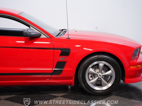 Used 2005 Ford Mustang GT RWD image 24