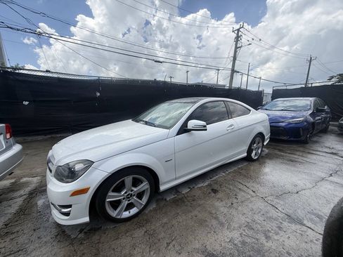 Used 2012 Mercedes-Benz C 250 Coupe image 3