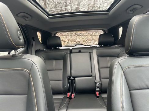 Used 2023 Chevrolet Equinox Premier image 34