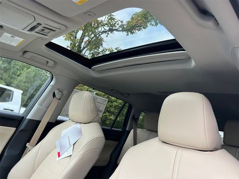 New 2025 Toyota Highlander XLE image 33