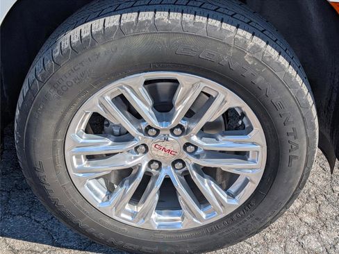 Used 2024 GMC Yukon SLT image 10