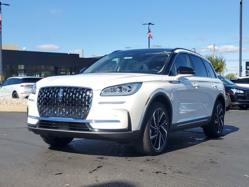 New 2026 Lincoln Corsair Reserve image 2