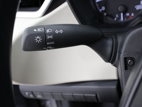 Used 2025 Toyota Corolla LE FWD image 22