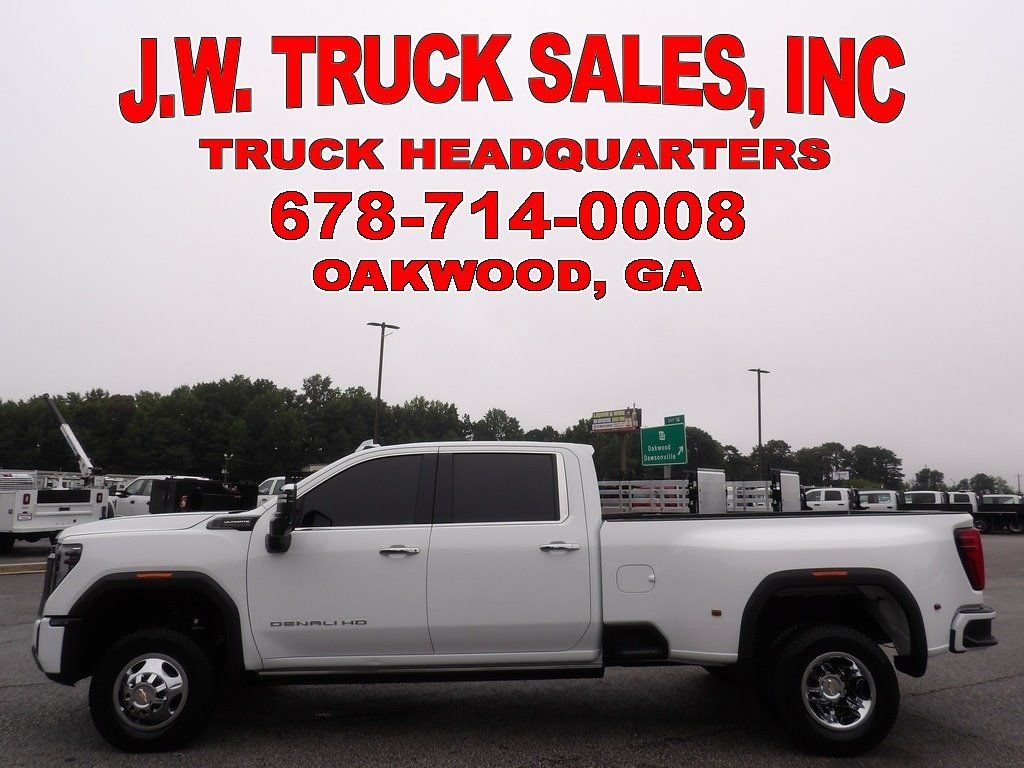 Used 2024 GMC Sierra 3500 Denali Ultimate AWD/4WD image 2