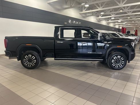 Used 2025 GMC Sierra 3500 Denali Ultimate image 7