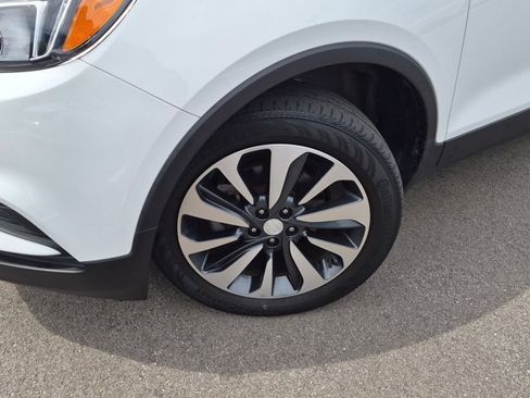 Used 2021 Buick Encore Preferred AWD/4WD image 9