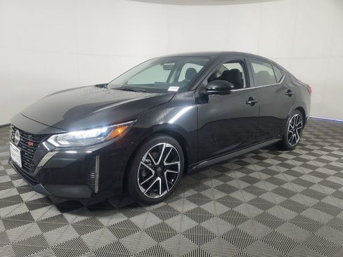 Used 2024 Nissan Sentra SR w/ Lighting Package image 8