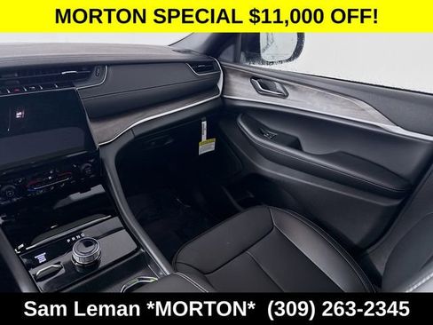 New 2025 Jeep Grand Cherokee Limited image 24