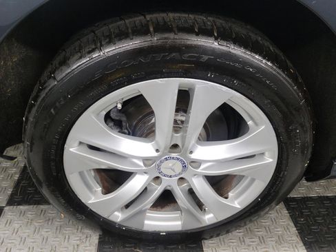 Used 2010 Mercedes-Benz E 350 4MATIC Sedan image 21