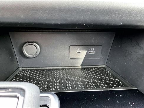 Used 2024 Nissan Pathfinder SV w/ SV Premium Package image 17