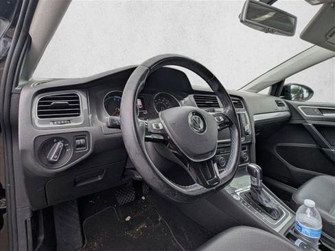 Used 2016 Volkswagen e-Golf SEL Premium image 9