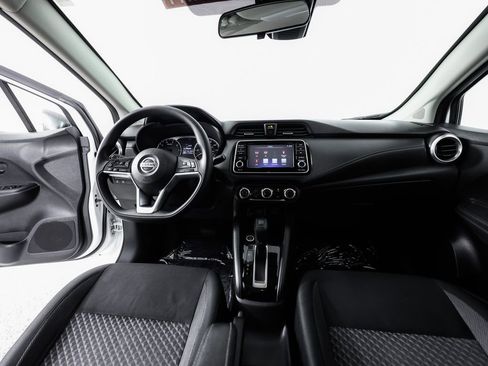 Used 2020 Nissan Versa S FWD image 17