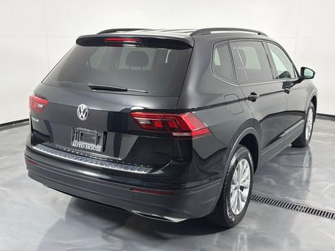 Used 2019 Volkswagen Tiguan S FWD image 5