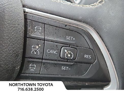 Used 2023 Jeep Grand Cherokee Altitude image 20