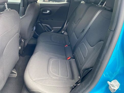 Used 2020 Jeep Renegade Latitude w/ UConnect 8.4 Nav Group AWD/4WD image 23