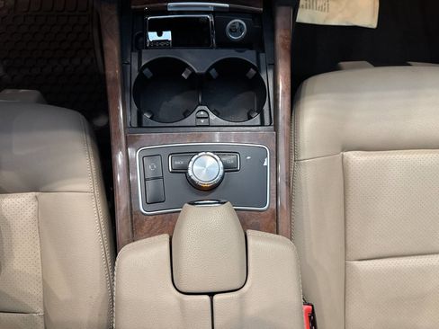 Used 2013 Mercedes-Benz E 350 4MATIC Sedan w/ Premium 1 Pkg image 23