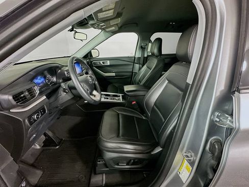 Certified 2024 Ford Explorer XLT w/ Equipment Group 202A AWD/4WD image 27